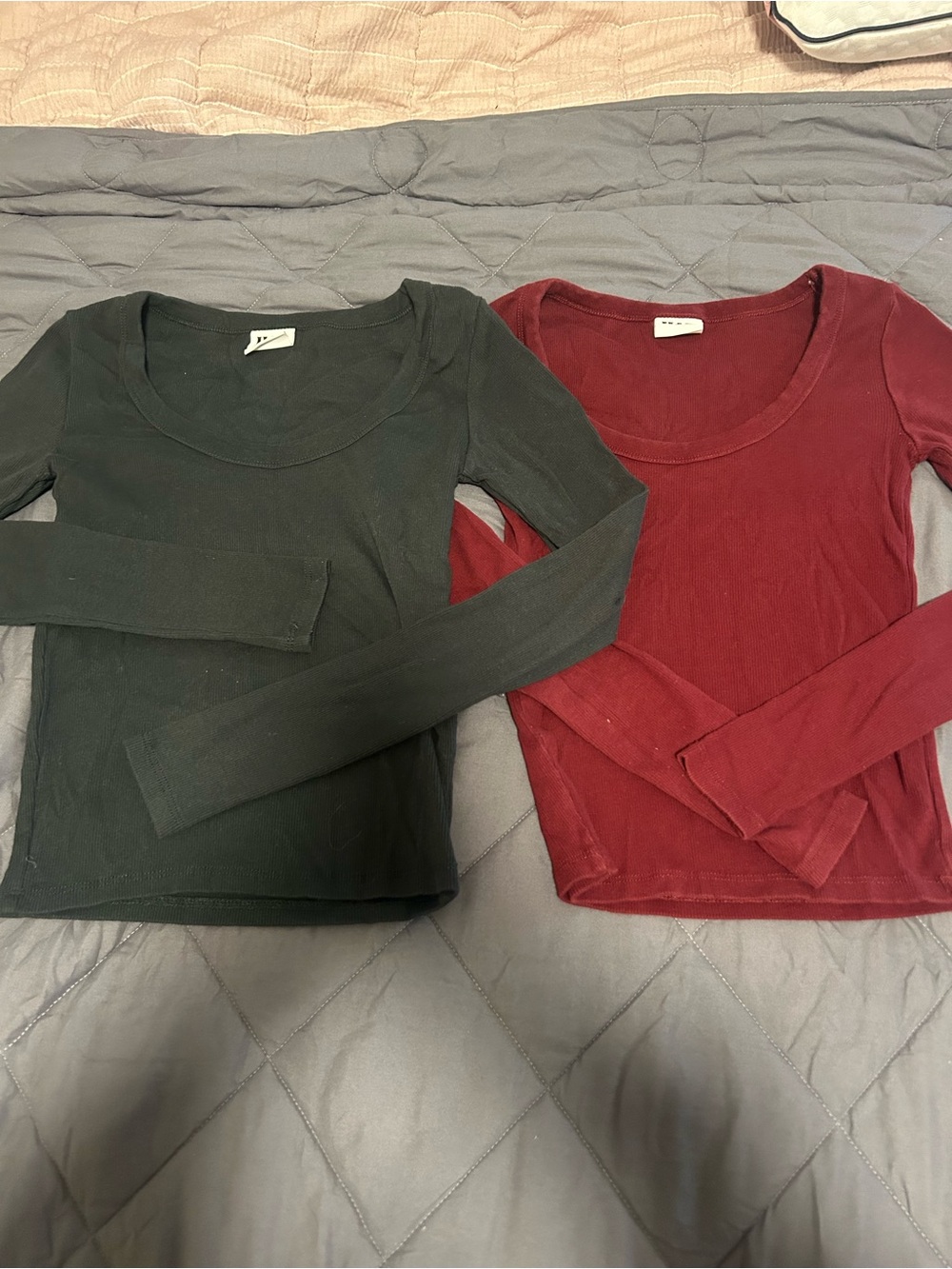 Harlow Long Sleeve Scoop Neck Tops in Burgundy and Dark Green